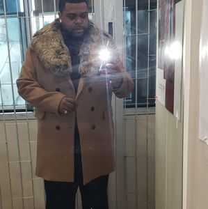 Meet your Posher, Pierre